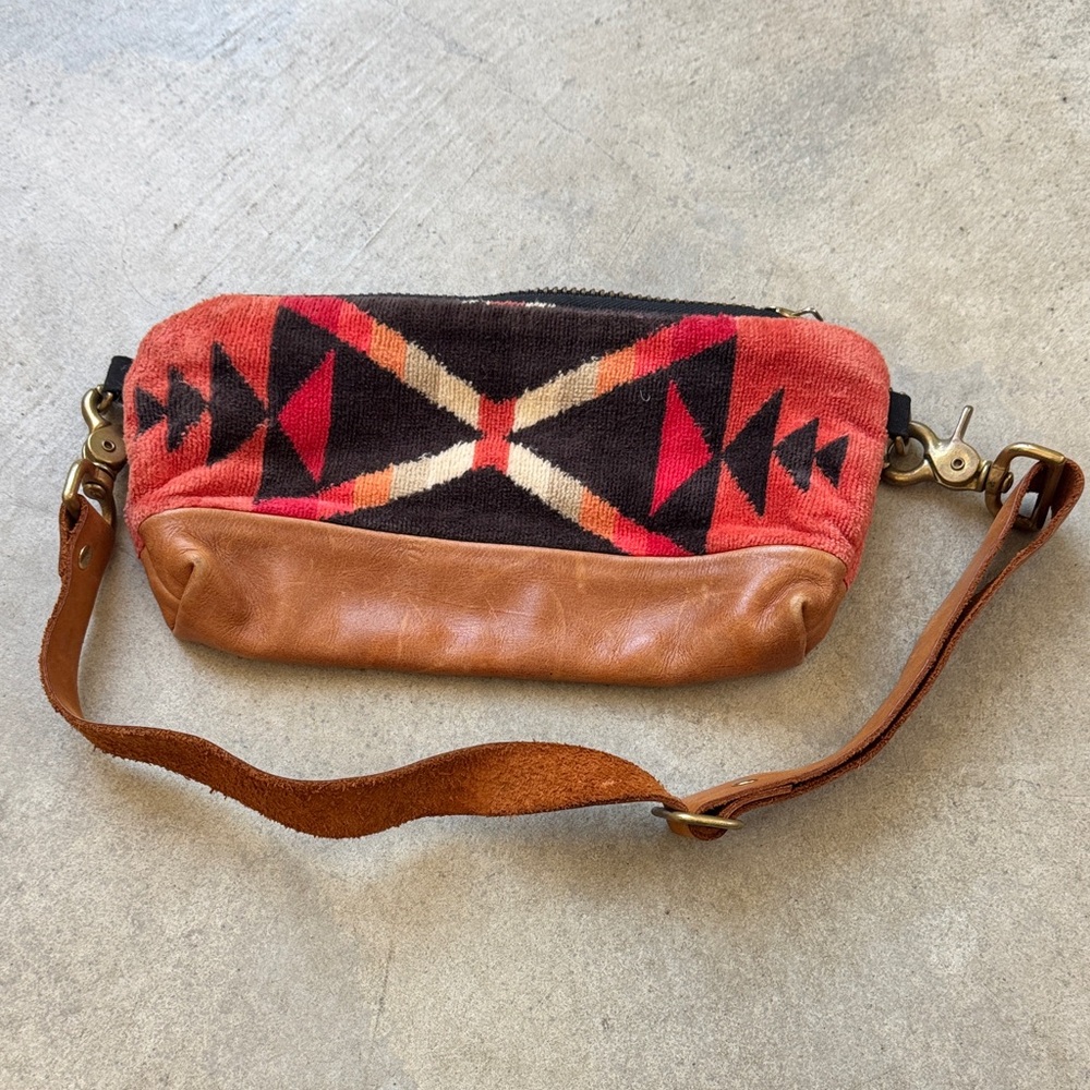 Geometric Pattern Crossbody Bag with Leather Accents